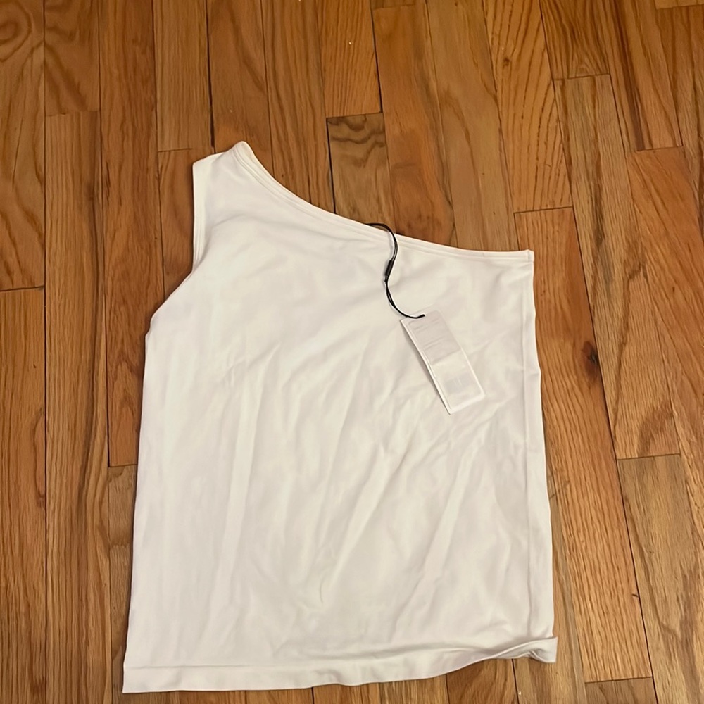 One shoulder top